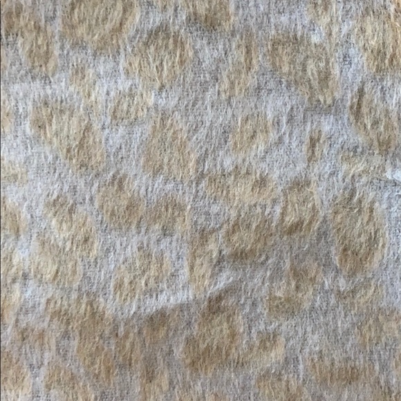 UO Snow Leopard Mini Skirt - Picture 3 of 5